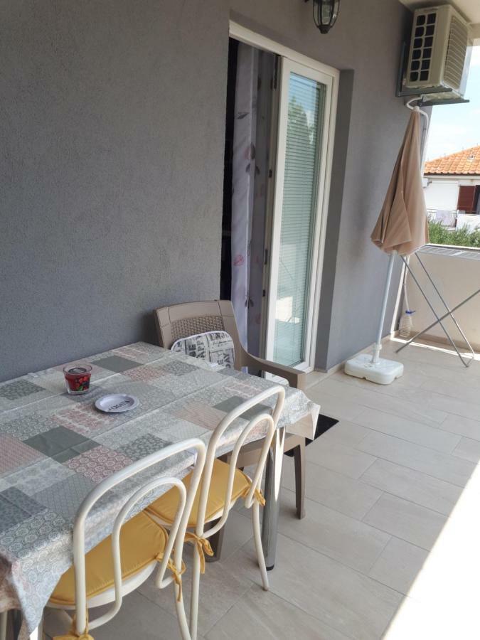 Apartmani Korina Starigrad Paklenica Exterior foto