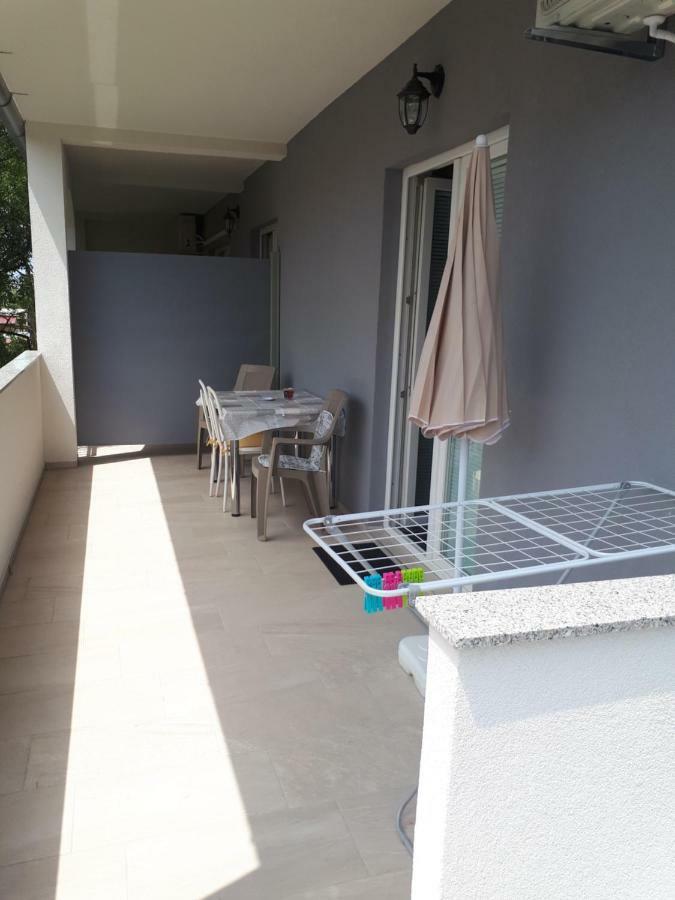 Apartmani Korina Starigrad Paklenica Exterior foto