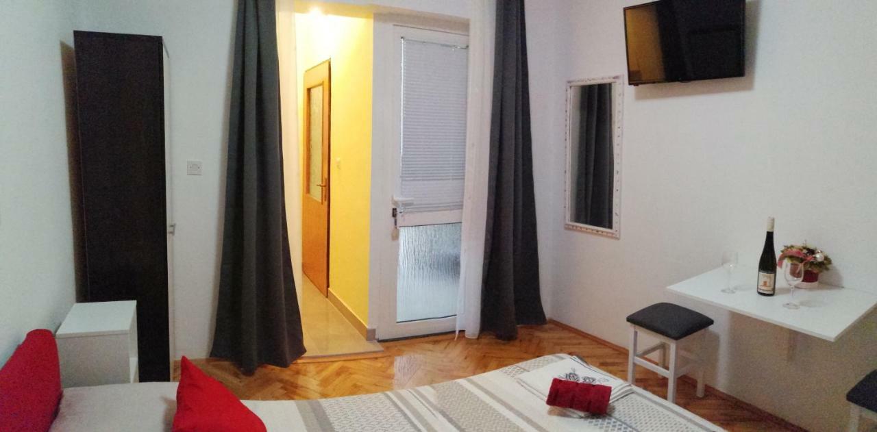 Apartmani Korina Starigrad Paklenica Exterior foto