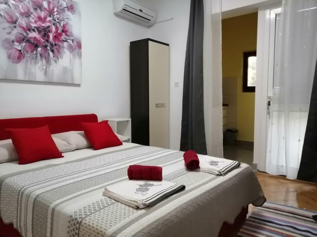 Apartmani Korina Starigrad Paklenica Exterior foto